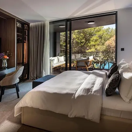 Contessa - 200 Ultra Luxury World *