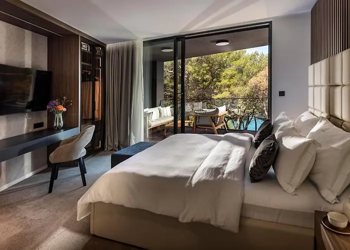 Contessa - 200 Ultra Luxury World *