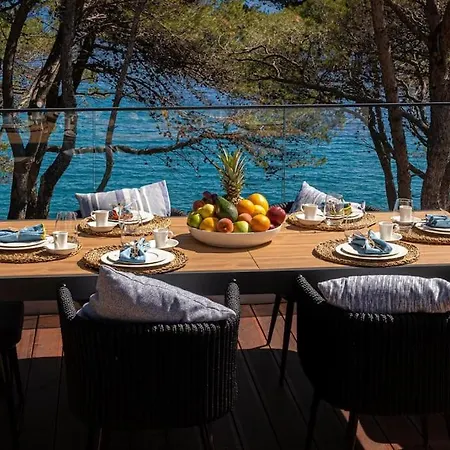 Contessa - 200 Ultra Luxury World