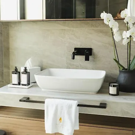 Contessa - 200 Ultra Luxury World